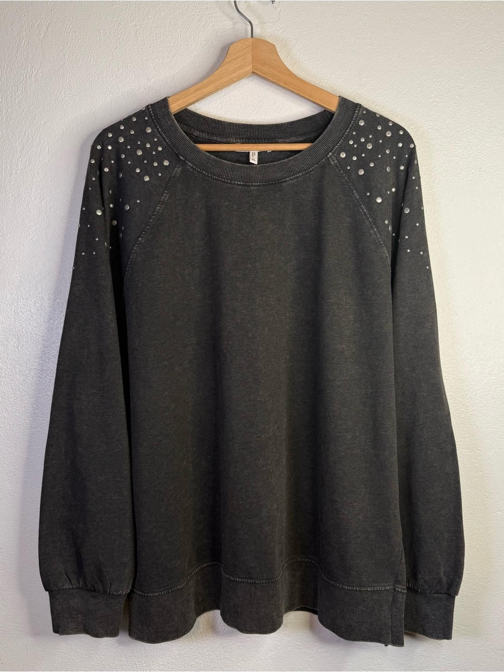 Maurices Stud Embellished Charcoal Gray Crew Neck Pullover Sweatshirt Size XL - Picture 8 of 15